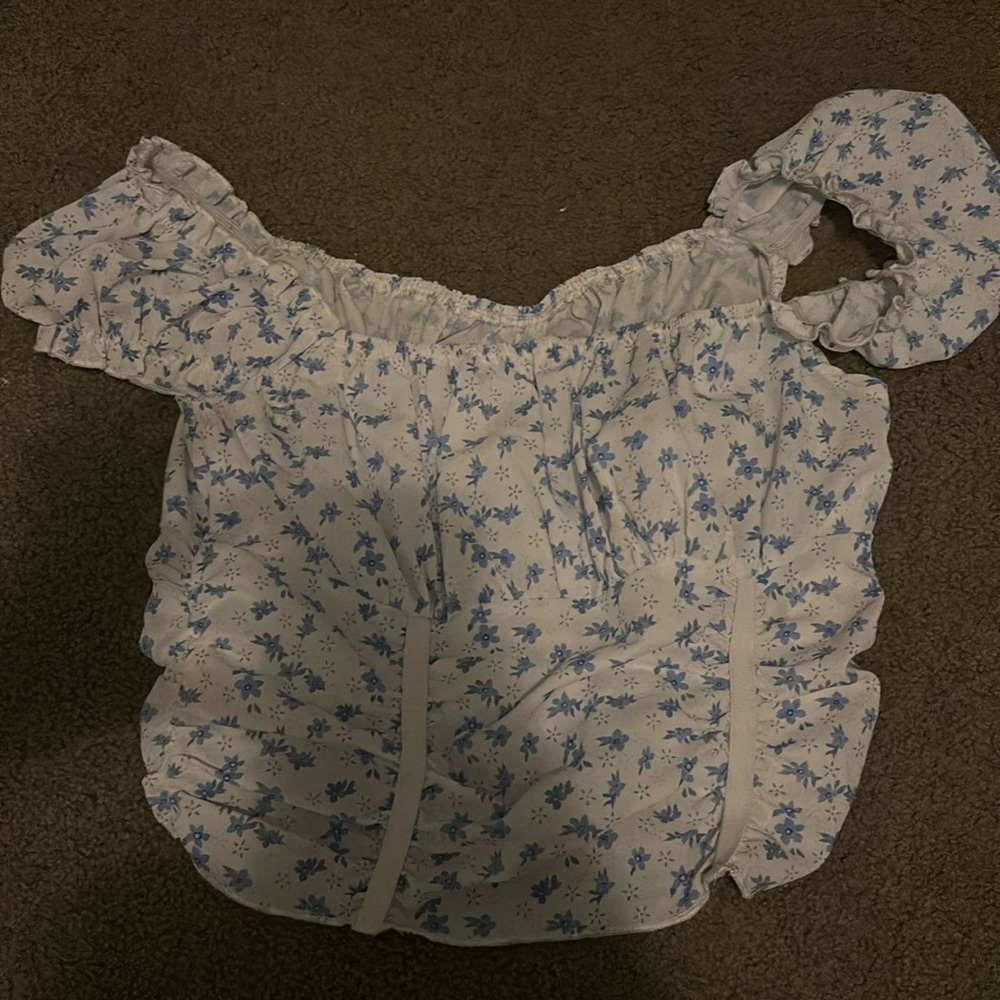 Blue floral crop top